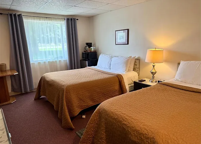 Pet friendly Skaneateles Inn On 20 Auburn
