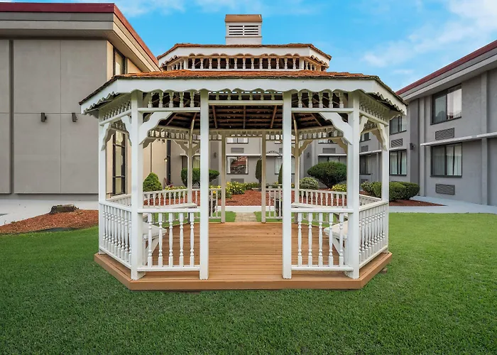 Pet friendly Red Roof Inn Painted Post