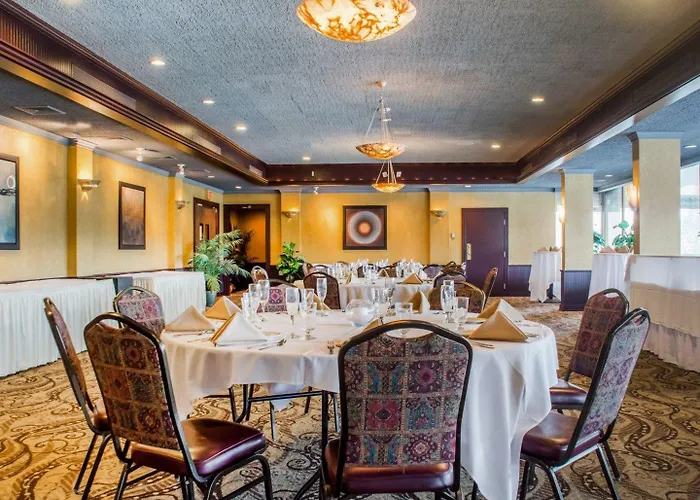 Pet friendly Clarion Hotel & Suites Riverfront Oswego