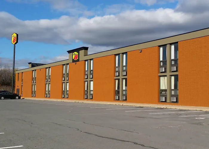 Super 8 By Wyndham Plattsburgh Hotel