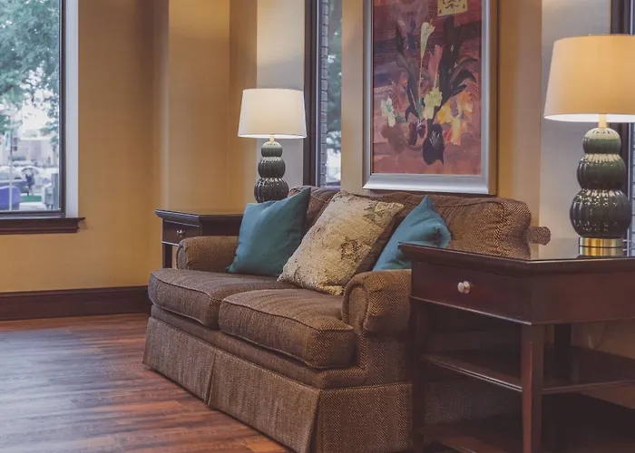 Hotels in Syracuse