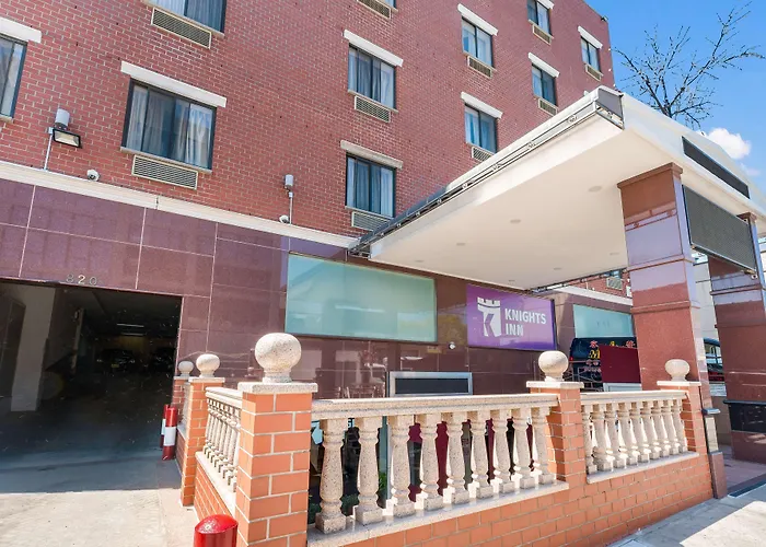 Knights Inn Brooklyn Sunset Park New York Con una pista da Golf