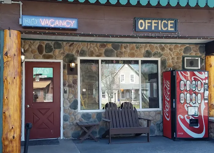 Clark'S Beach Motel Old Forge