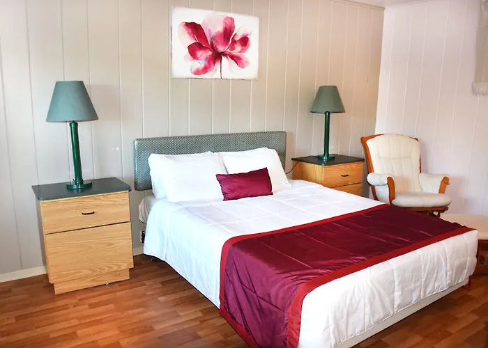 Pet friendly Inn On The Hill Lake George