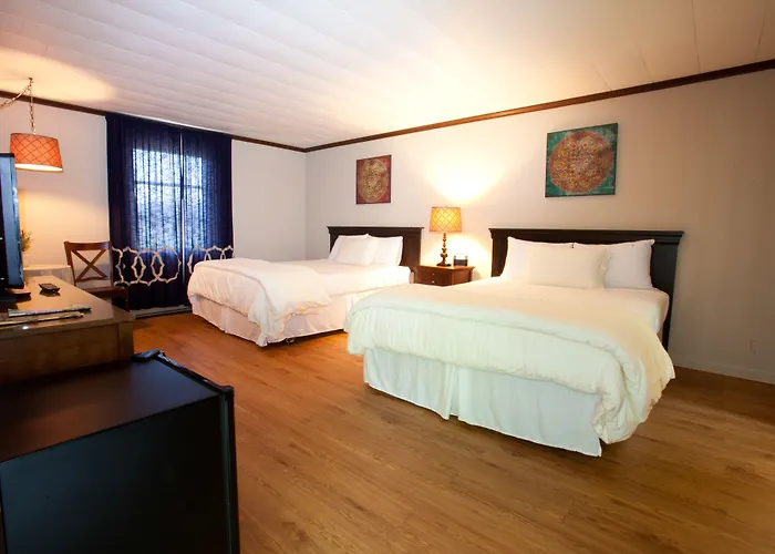 Pet friendly Whispering Winds Motel Auburn