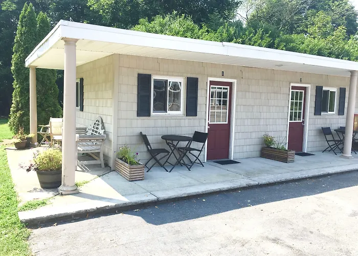 Shorewood Inn Jamesport