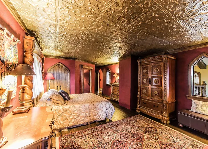 Highlands Castle Overlooking Lake George Plus 2 Other Castles & Suites Bolton Landing