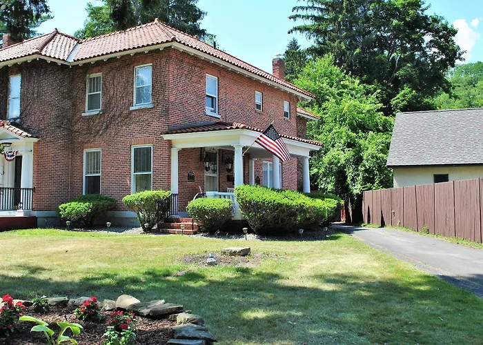 Pet friendly Grand Colonial Bed And Breakfast Herkimer