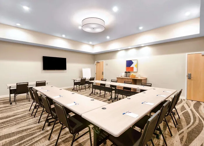 Microtel Inn & Suites By Wyndham Farmington