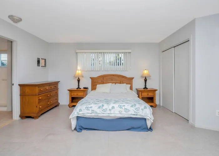 Pet friendly Ocean Colony Beach & Tennis Club Amagansett