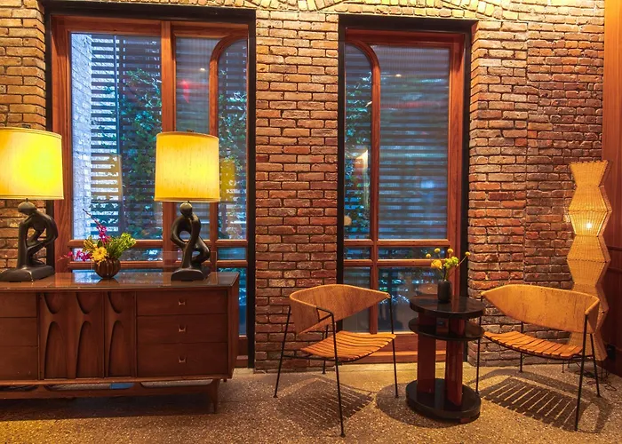 Malverne Hotels