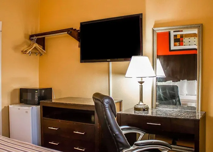 Rodeway Inn Macarthur Airport Ronkonkoma