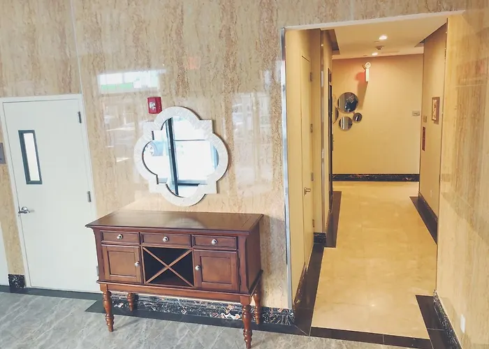 Mayfair Inn And Suites New York