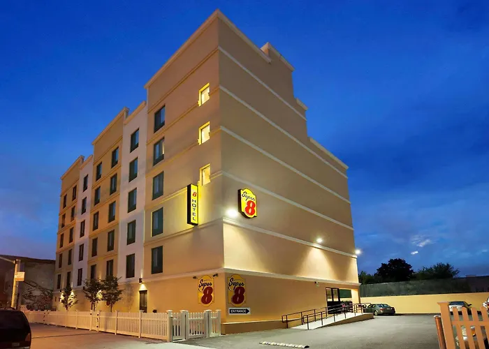 Hotel Super 8 Bronx New York che accetta animali