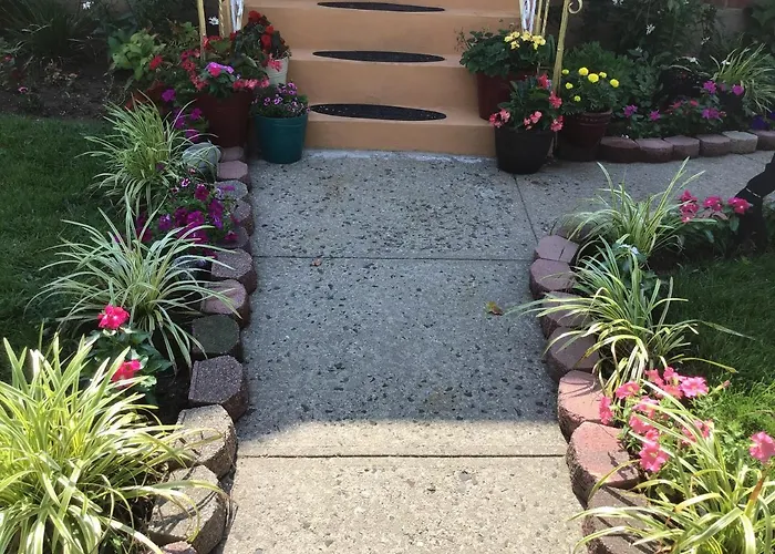 Beautiful Room Near Jfk And Close To Laguardia Airports New York